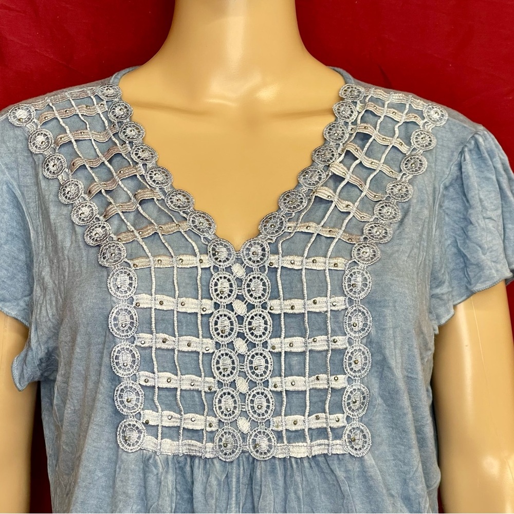 One World Embroidered Rhinestone Top Size PXL - Picture 2 of 5